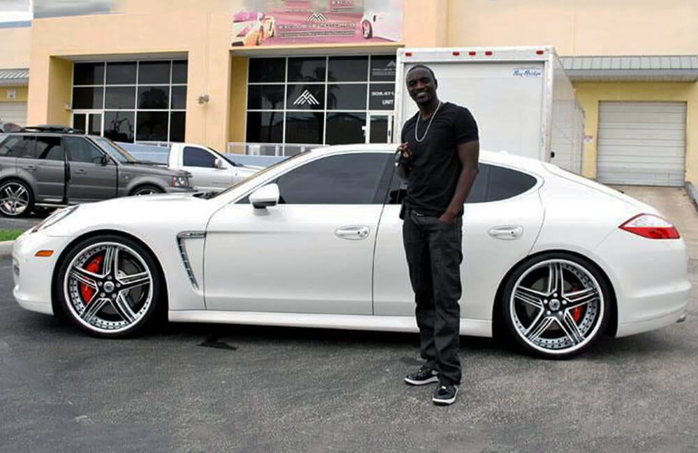 Akon – Porsche Panamera @yukoRR_ / Twitter.com