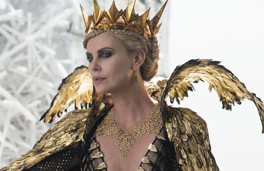 Charlize Theron - The Huntsman @periodclothes / Twitter.com
