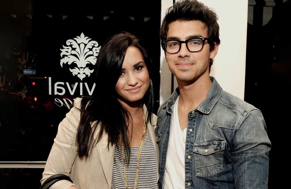 Demi Lovato and Joe Jonas @demithrowbackz / Twitter.com