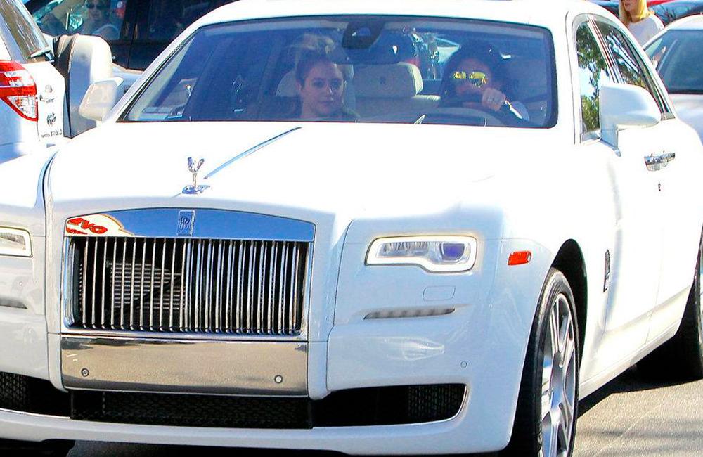 Kylie Jenner – Rolls Royce Phantom @HuffPost / Twitter.com
