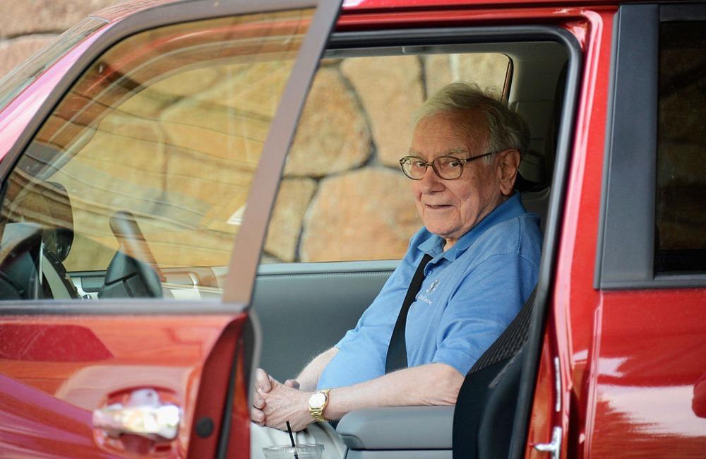 Warren Buffett - Cadillac XTS ©Kevork Djansezian/Getty Images